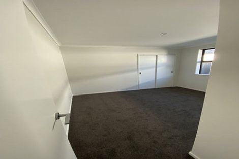 Photo of property in 3 Hammick Crescent, Pyes Pa, 3112