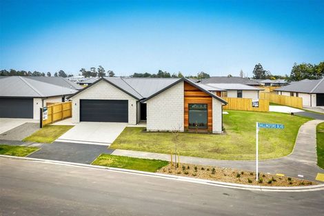 Photo of property in 129 Shillingford Boulevard, Rolleston, 7615