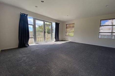 Photo of property in 38b Ruskin Road, Newlands, Wellington, 6037
