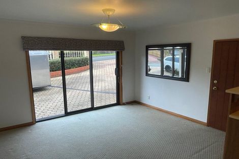 Photo of property in 8 Francis Curtis Avenue, Blockhouse Bay, Auckland, 0600