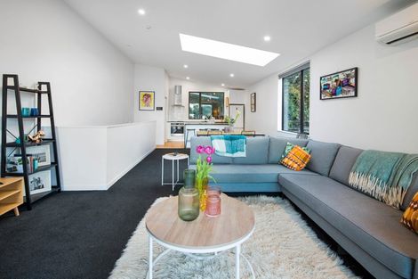 Photo of property in 1/18 Oriental Terrace, Oriental Bay, Wellington, 6011
