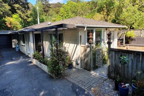 Photo of property in 35 Fendalton Crescent, Pinehaven, Upper Hutt, 5019