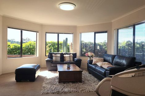 Photo of property in 47 William Gamble Drive, Greenhithe, Auckland, 0632