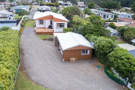 Photo of property in 23 Raukawa Street, Himatangi Beach, Foxton, 4891