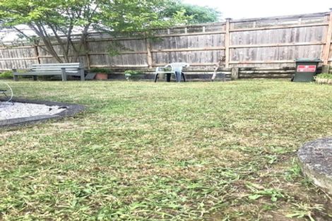 Photo of property in 1 Remus Place, Totara Vale, Auckland, 0629