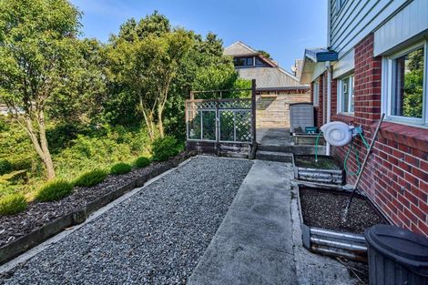 Photo of property in 17 Rembrandt Avenue, Tawa, Wellington, 5028