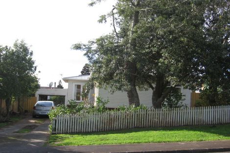 Photo of property in 18 Taioma Crescent, Te Atatu Peninsula, Auckland, 0610