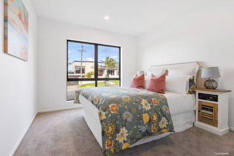 Photo of property in 142a Luckens Road, West Harbour, Auckland, 0618