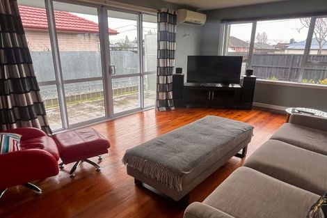 Photo of property in 16 Daniels Road, Redwood, Christchurch, 8051
