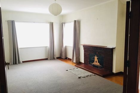 Photo of property in 30 Ihle Street, Terrace End, Palmerston North, 4410