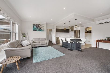 Photo of property in 71 Waipunahau Road, Waikanae, 5036