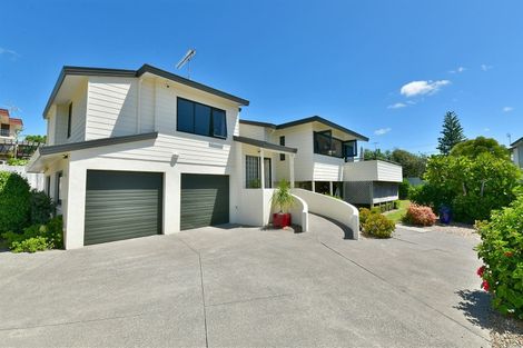 Photo of property in 6 Crown Road, Tindalls Beach, Whangaparaoa, 0930