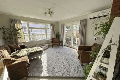 Photo of property in 70 Mckenzie Street, Geraldine, 7930