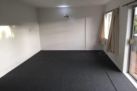 Photo of property in 38 Neal Avenue, Glenfield, Auckland, 0629