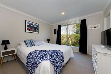 Photo of property in 9l Clearwater Cove, West Harbour, Auckland, 0618
