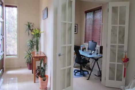 Photo of property in 27 Bridgefield Crescent, Flat Bush, Auckland, 2016