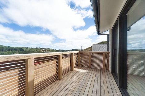 Photo of property in 33 Oakum Road, Whitby, Porirua, 5024