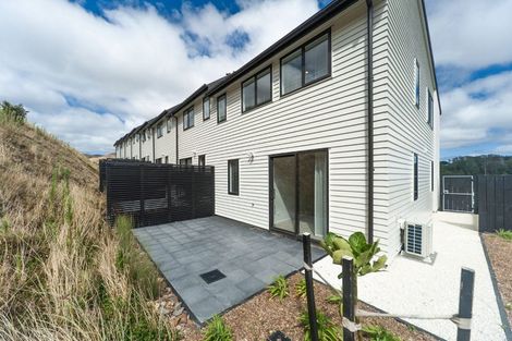 Photo of property in 33 Oakum Road, Whitby, Porirua, 5024