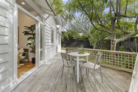 Photo of property in 29 Stafford Road, Northcote Point, Auckland, 0627