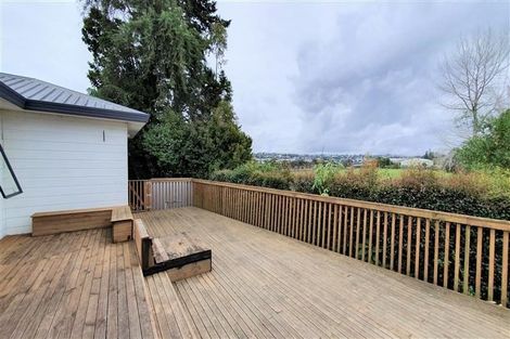 Photo of property in 2/4 Altona Road, Forrest Hill, Auckland, 0620