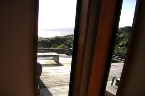 Photo of property in 23 Te Ahuahu Road, Piha, New Lynn, 0772