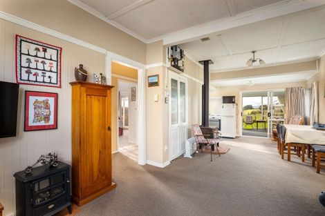 Photo of property in 16 Mimi Road, Mimi, Urenui, 4377