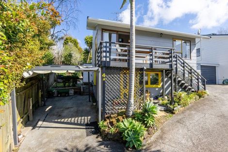 Photo of property in 1/4 Newstead Avenue, Browns Bay, Auckland, 0632
