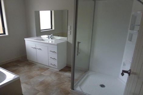 Photo of property in 100 Rosalie Terrace, Kelvin Grove, Palmerston North, 4414