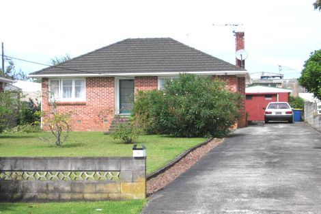Photo of property in 9 Paton Avenue, Te Atatu South, Auckland, 0610