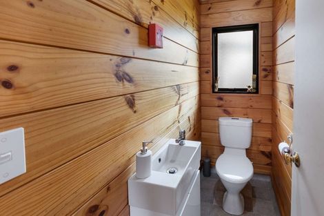 Photo of property in 1 Albert Street, Hawera, 4610