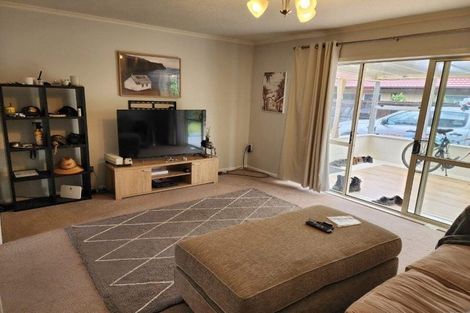 Photo of property in 1/11a Abbotts Place, Avonhead, Christchurch, 8042