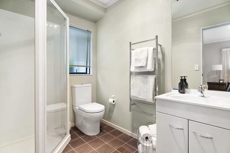 Photo of property in 17 Pitoitoi Avenue, Greenhithe, Auckland, 0632