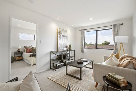 Photo of property in 49a Meadowood Drive, Unsworth Heights, Auckland, 0632