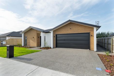 Photo of property in 8 Kakariki Crescent, Carterton, 5713