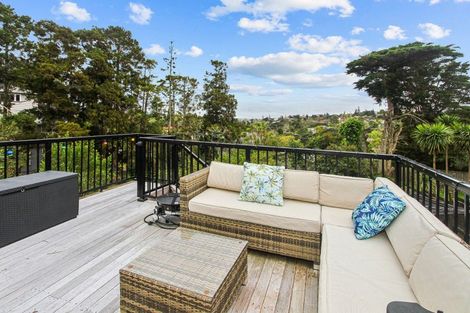 Photo of property in 37 Derwent Crescent, Titirangi, Auckland, 0604