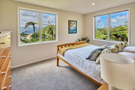 Photo of property in 21 Arahiwi Grove, Tirohanga, Lower Hutt, 5010