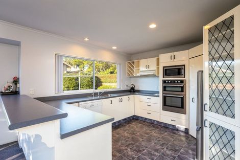 Photo of property in 3a Kinross Drive, Merrilands, New Plymouth, 4312