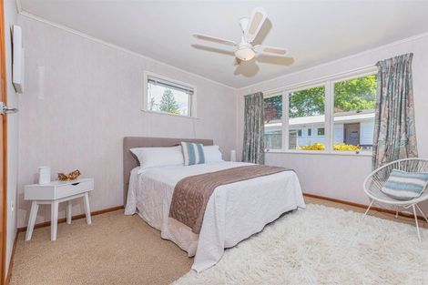 Photo of property in 40 Lowtherhurst Road, Massey, Auckland, 0614