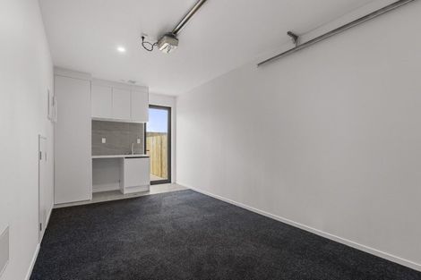 Photo of property in 4 Roberts Road, Matakatia, Whangaparaoa, 0930