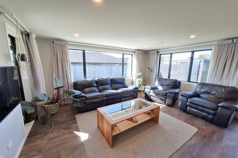 Photo of property in 5 Wheki Lane, Inglewood, 4330