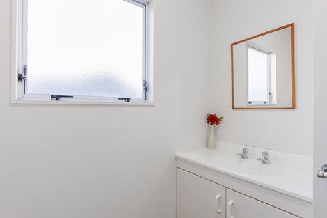 Photo of property in 12a Sturges Road, Henderson, Auckland, 0612