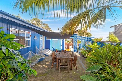 Photo of property in 11 Makorori Beach Road, Makorori, Gisborne, 4073