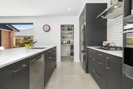 Photo of property in 97 The Boulevard, Papamoa Beach, Papamoa, 3118