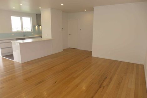 Photo of property in 97 Seymour Road, Sunnyvale, Auckland, 0612