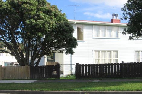Photo of property in 32 Bedford Street, Cannons Creek, Porirua, 5024