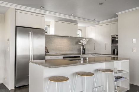 Photo of property in 90 Roberts Avenue, Belmont, Auckland, 0622