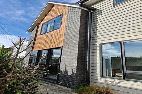 Photo of property in 91a Whites Line East, Waiwhetu, Lower Hutt, 5010