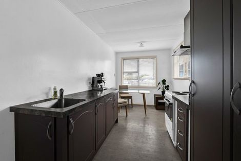 Photo of property in 3 Sutton Place, Hawera, 4610