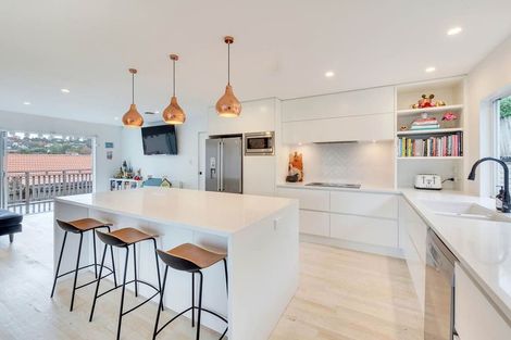 Photo of property in 35 Caversham Drive, Torbay, Auckland, 0630