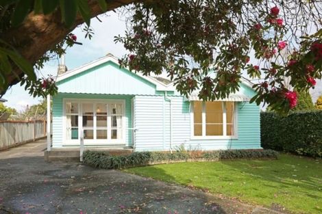 Photo of property in 24 Taikata Road, Te Atatu Peninsula, Auckland, 0610
